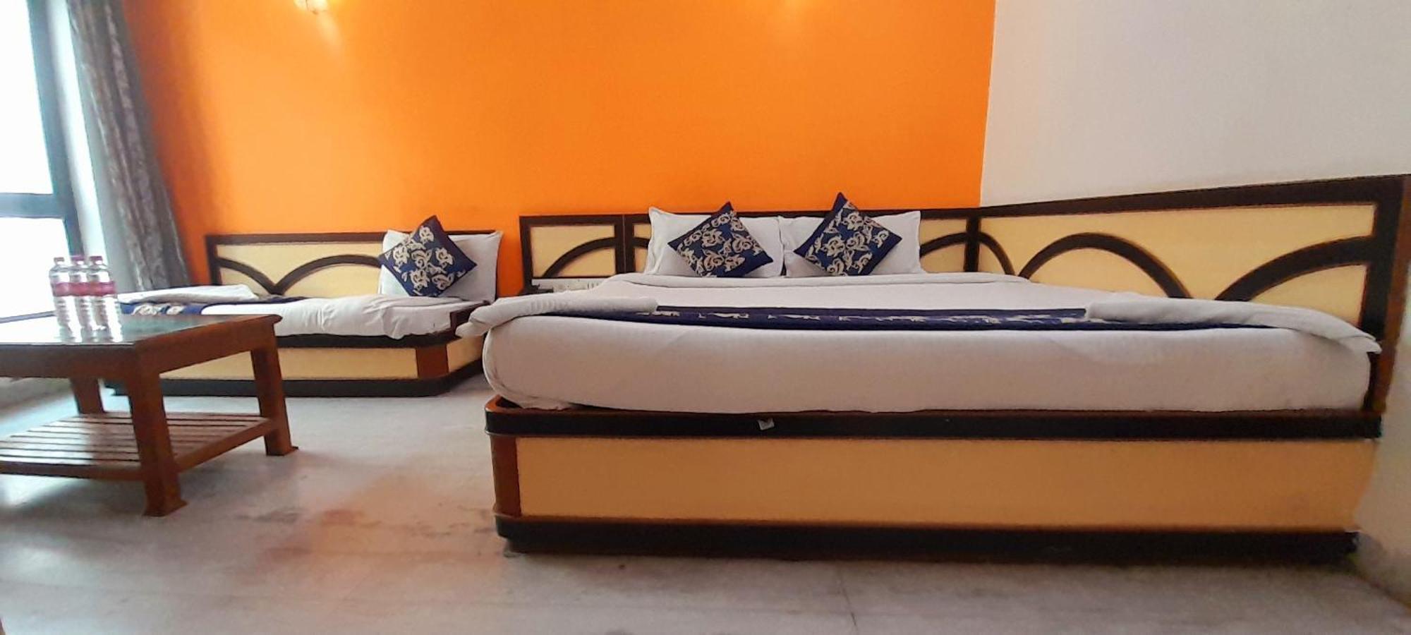 Hotel Indore Palace - Feel At Home Shirdi Exteriör bild