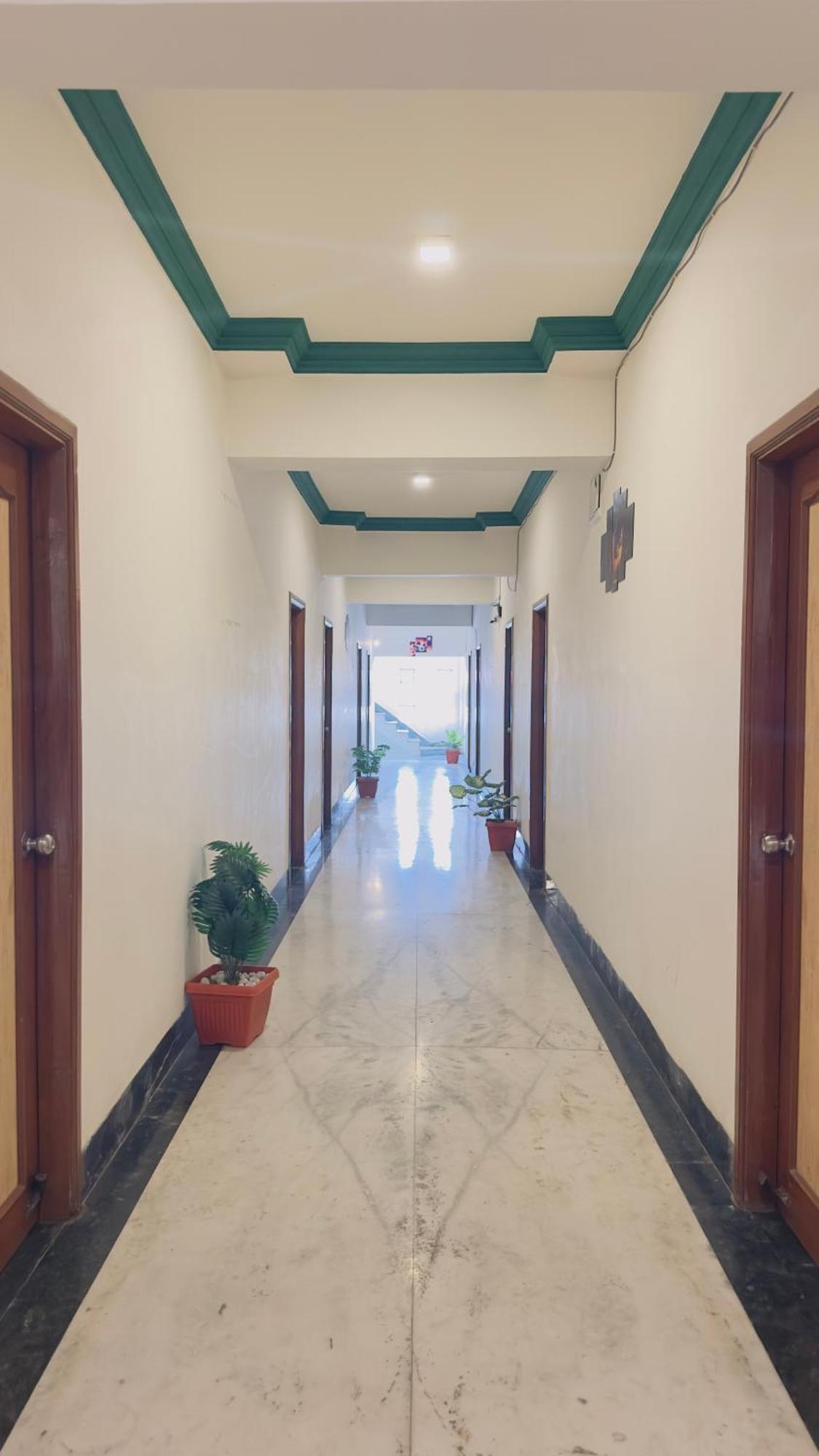 Hotel Indore Palace - Feel At Home Shirdi Exteriör bild