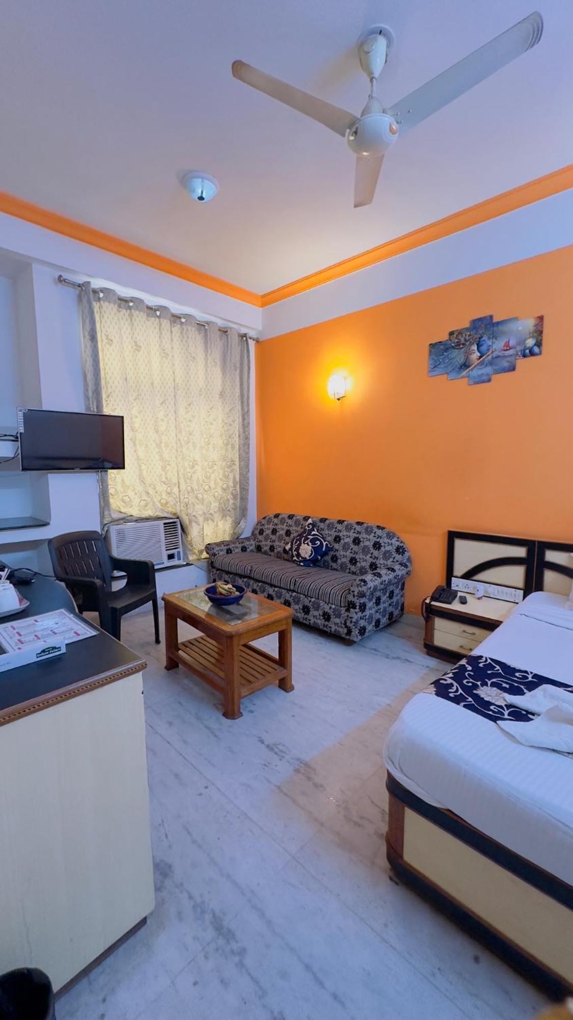 Hotel Indore Palace - Feel At Home Shirdi Exteriör bild
